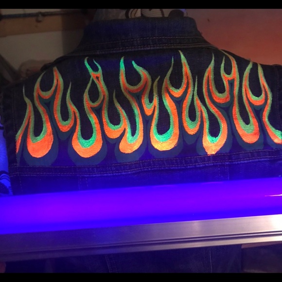 Flames Vest Hand Painted - Picture 4 of 4